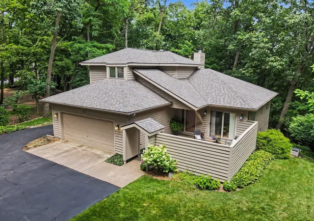 1st image of 200 Grandview Ave, Kalamazoo, MI 49001 | MLS# 66026037438