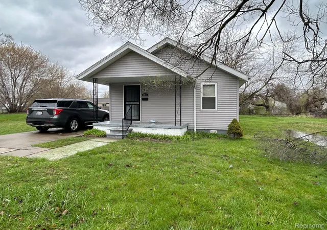 Photo 1 of Sale Pending at 3811 Hickory St, Inkster, MI 48141 | MLS# 20261056406 | Listing updated on 2026-07-24