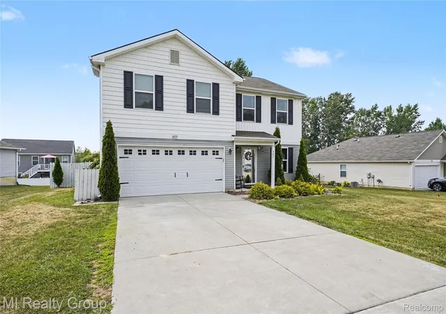Photo 3 of Single family home for sale at 605 Rockway Dr, Linden, MI 48451 | MLS# 20261056407 | Listing updated on 2026-09-11