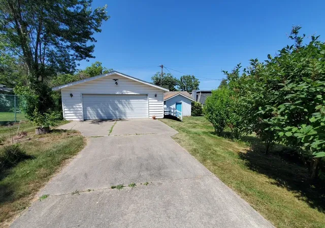Photo 3 of Single family home for sale at 7391 Juniper Rd, Lexington, MI 48450 | MLS# 58050215675 | Listing updated on 2026-08-29
