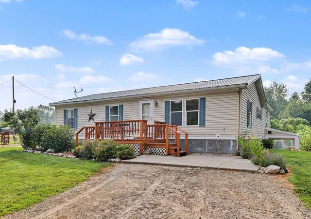 Photo 3 of Single family home for sale at 9752 Fuller Rd, Greenville, MI 48838 | MLS# 72026037447 | Listing updated on 2026-09-15