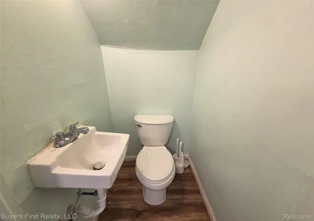 Photo 4 of Single family home for sale at 8102 Orchard Ave, Warren, MI 48089 | MLS# 20261056408 | Listing updated on 2026-07-24
