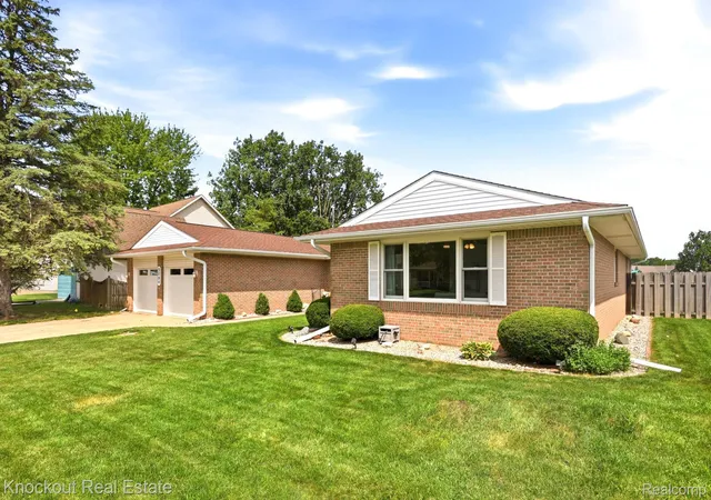 image of 5094 Dustine Dr N, Saginaw, MI 48603 | MLS# 20261056415