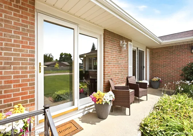 image of 5094 Dustine Dr N, Saginaw, MI 48603 | MLS# 20261056415