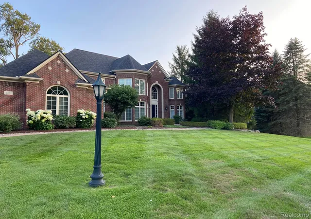 Photo 3 of Single family home for sale at 4831 Goodison Pl Dr, Rochester, MI 48306 | MLS# 20261056420 | Listing updated on 2026-09-24