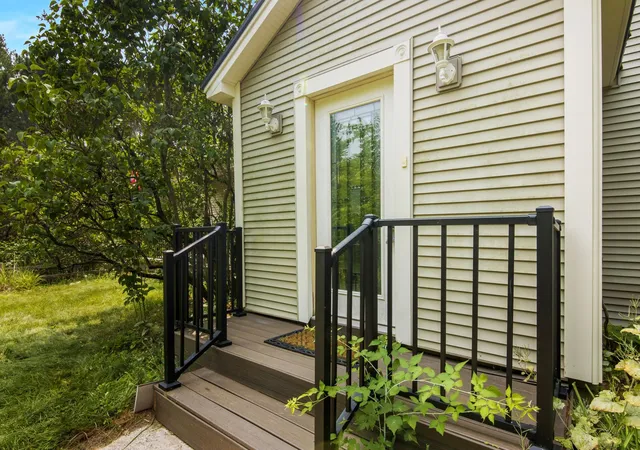 3rd image of 7651 Timberwoods Dr, Traverse City, MI 49684 | MLS# 78080071320