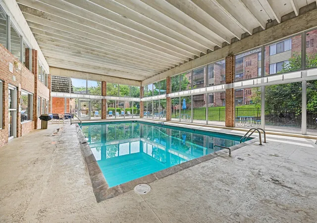Listing Photo 2 - Condo for sale in building located at 2104 Pauline Blvd, Ann Arbor, MI 48103 - Unit #205