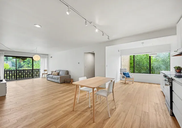 3rd image of 2104 Pauline Blvd #205, Ann Arbor, MI 48103 | MLS# 81026037458