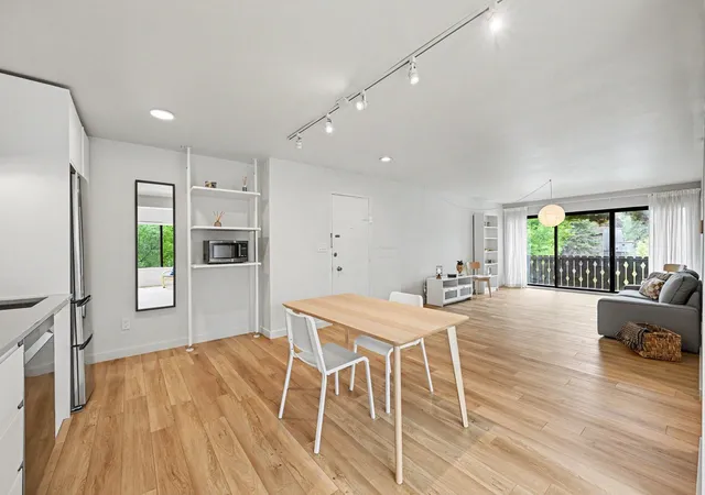 4th image of 2104 Pauline Blvd #205, Ann Arbor, MI 48103 | MLS# 81026037458