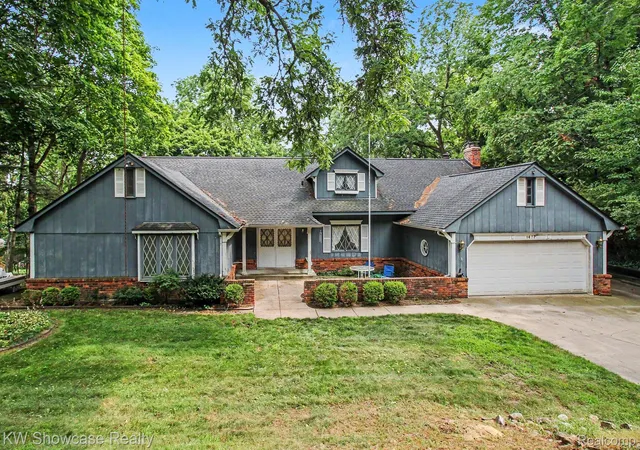 Photo 2 of Single family home for sale at 1471 Blue Heron Dr, Highland, MI 48357 | MLS# 20261056429 | Listing updated on 2026-09-02