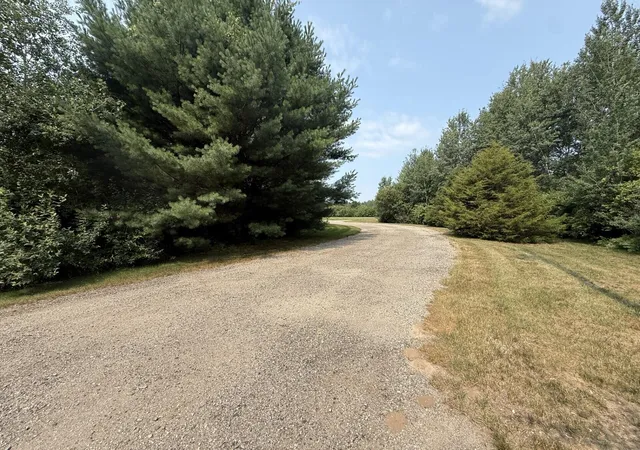 Photo 4 of Single family home for sale at 2281 N Green Crk Rd, Muskegon, MI 49445 | MLS# 71026037470 | Listing updated on 2026-08-09