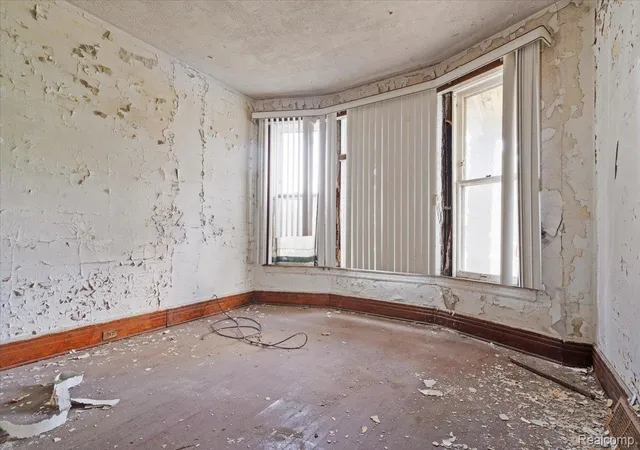 Listing Photo 4 - Condo for sale in building located at 6025 15th St, Detroit, MI 48208