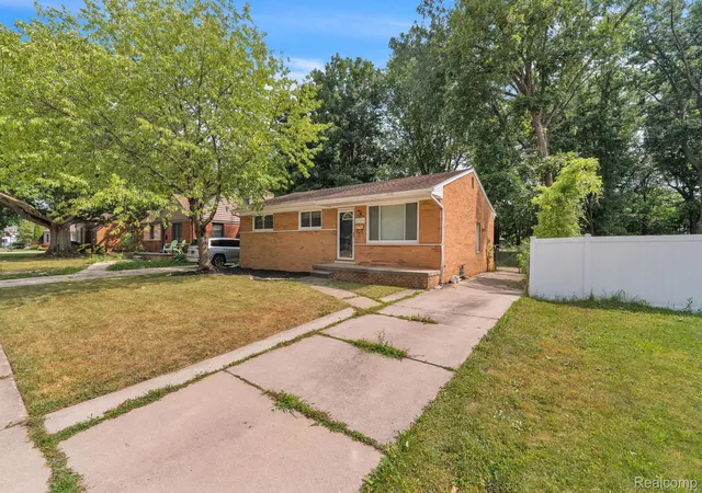 Photo 3 of Single family home for sale at 20308 Shady Ln Ave, Saint Clair Shores, MI 48080 | MLS# 20261056463 | Listing updated on 2026-10-05