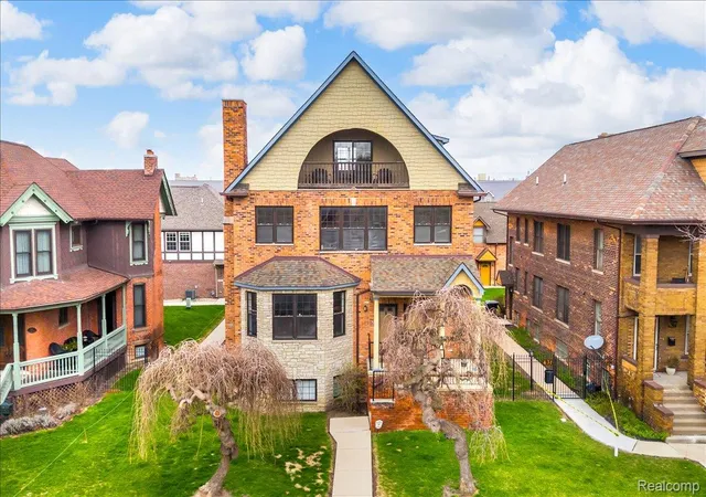Photo 1 of Condo for sale at 429 E Ferry St #9, Detroit, MI 48202 | MLS# 20261056475 | Listing updated on 2026-07-22