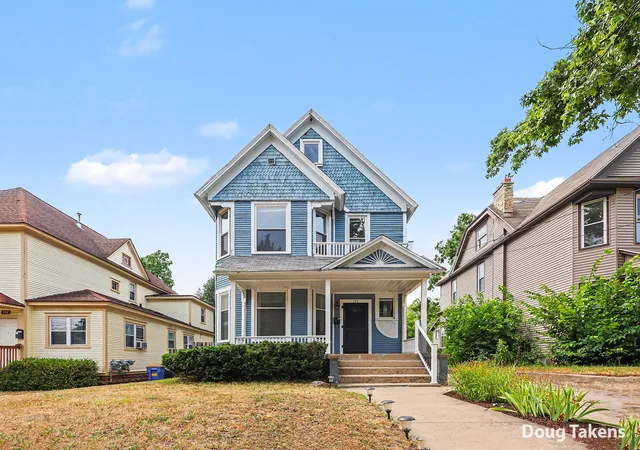 Photo 1 of Sale Pending at 735 Paris Ave Se, Grand Rapids, MI 49503 | MLS# 65026037485 | Listing updated on 2026-09-10
