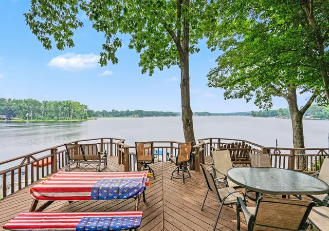 2nd image of 25862 Shore Dr, Lawton, MI 49065 | MLS# 69026037487
