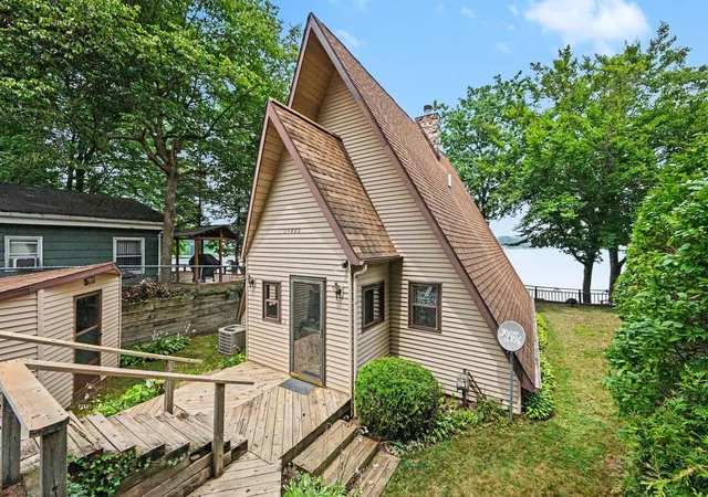 5th image of 25862 Shore Dr, Lawton, MI 49065 | MLS# 69026037487