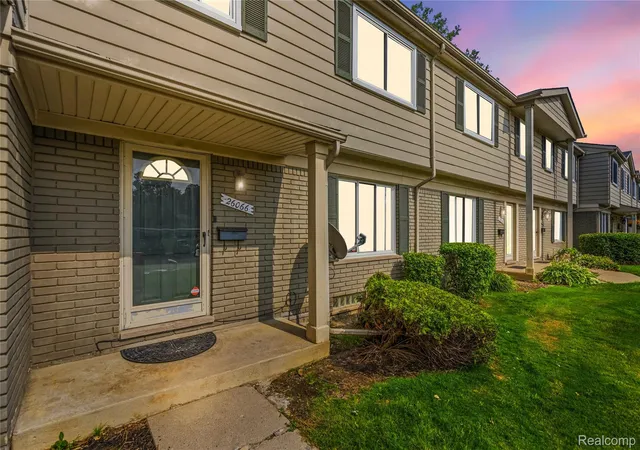 Photo 1 of Sale Pending at 26066 Franklin Pointe Dr, Southfield, MI 48034 | MLS# 20261056491 | Listing updated on 2026-08-27