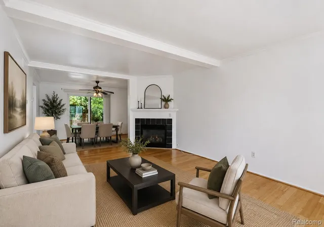 Listing Photo 4 - Condo for sale in building located at 26066 Franklin Pointe Dr, Southfield, MI 48034