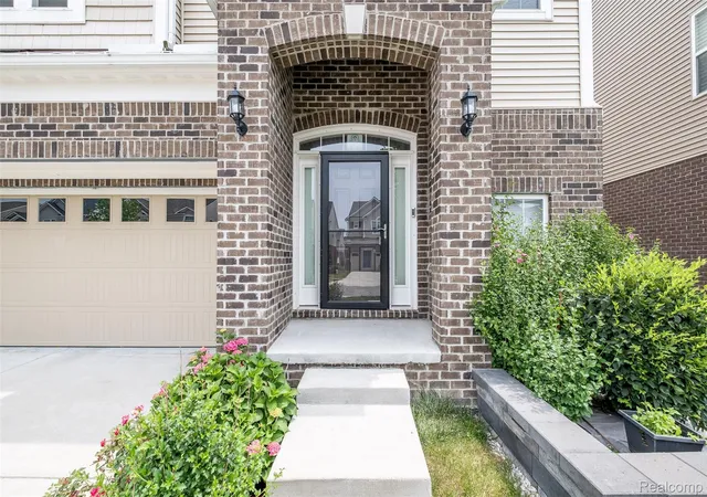 4th image of 28296 Verona Dr, Novi, MI 48377 | MLS# 20261056499