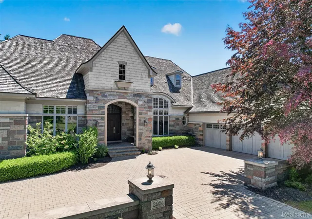 Photo 3 of Mansion for sale at 2951 Turtle Pond Ct, Bloomfield Hills, MI 48302 | MLS# 20261056500 | Listing updated on 2026-09-14