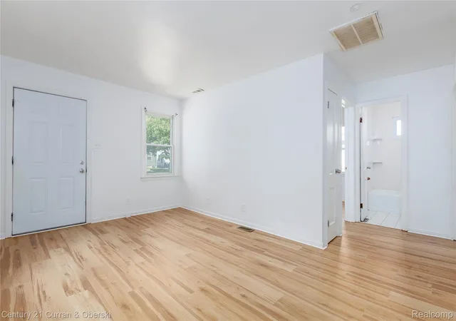 4th image of 18777 Kingsville St, Harper Woods, MI 48225 | MLS# 20261056505