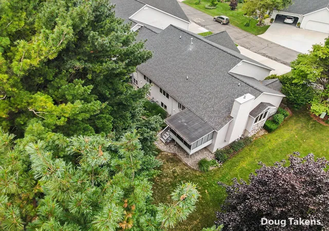 Photo 4 of Condo for sale at 3344 Starboard Dr, Holland, MI 49424 | MLS# 65026037501 | Listing updated on 2026-09-09