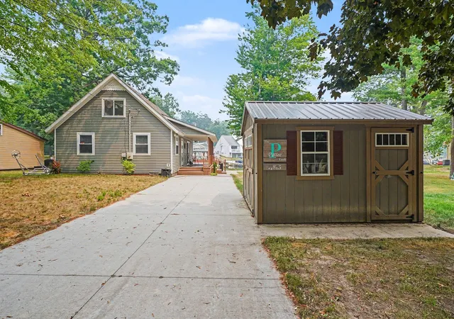 Photo 1 of Single family home for sale at 11815 N Shore Dr, Lake, MI 48632 | MLS# 79080071328 | Listing updated on 2026-07-24