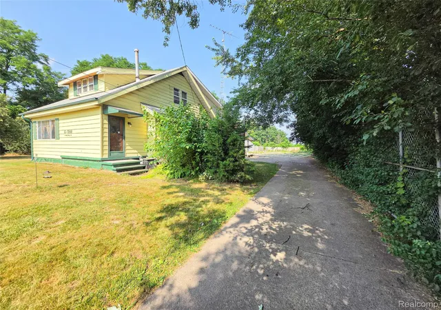 Photo 1 of Single family home for sale at 7046 N Dort Hwy, Mount Morris, MI 48458 | MLS# 20261056549 | Listing updated on 2026-08-20