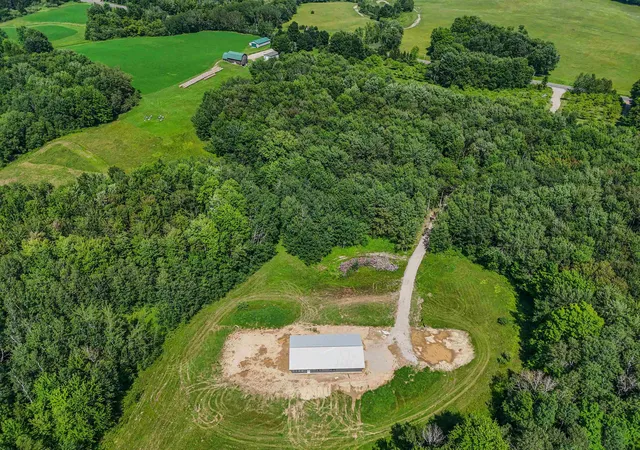 4th image of 273 N Three Mile Rd, Traverse City, MI 49696 | MLS# 78080071333