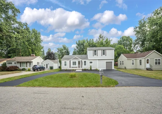 2nd image of 5281 Wilby St, Shelby Township, MI 48317 | MLS# 20261056555