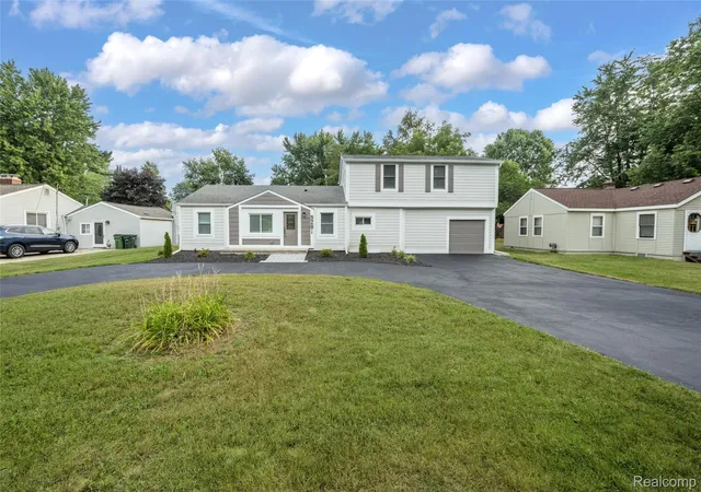 Photo 3 of Single family home for sale at 5281 Wilby St, Shelby Township, MI 48317 | MLS# 20261056555 | Listing updated on 2026-08-26
