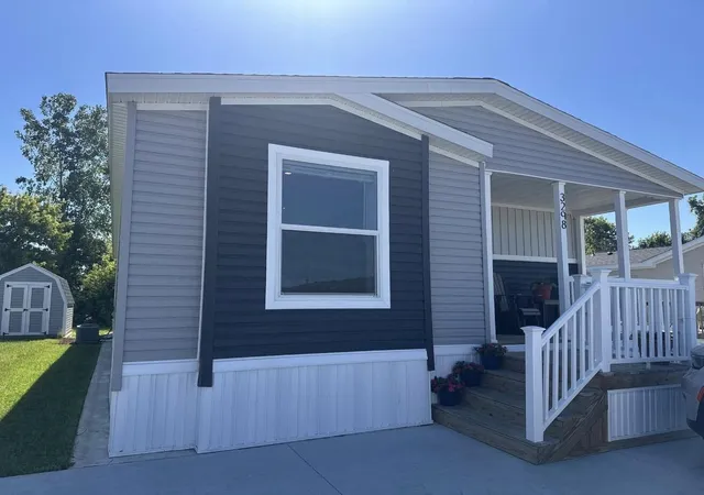 1st image of 3298 Hillcrest Wy, Zeeland, MI 49464 | MLS# 71026037522