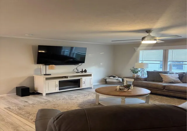 4th image of 3298 Hillcrest Wy, Zeeland, MI 49464 | MLS# 71026037522
