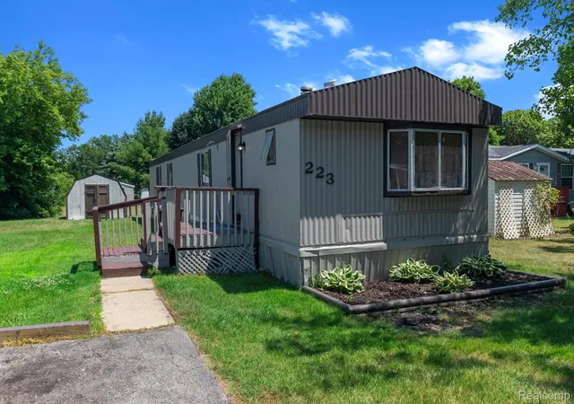 3rd image of 351 North Squirrel Road #223, Auburn Hills, MI 48326 | MLS# 20261056563