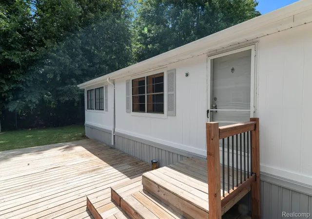 Photo 4 of Single family home for sale at 351 N Squirrel Rd, Auburn Hills, MI 48326 | MLS# 20261056565 | Listing updated on 2026-09-14