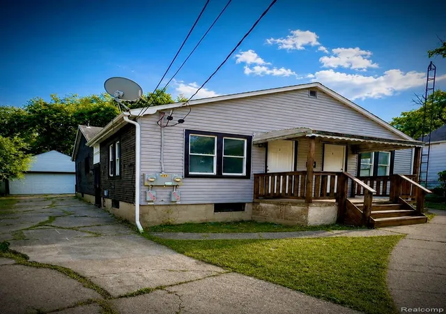 Photo 2 of Multi family home for sale at 406 Carton St, Flint, MI 48505 | MLS# 20261056566 | Listing updated on 2026-08-22