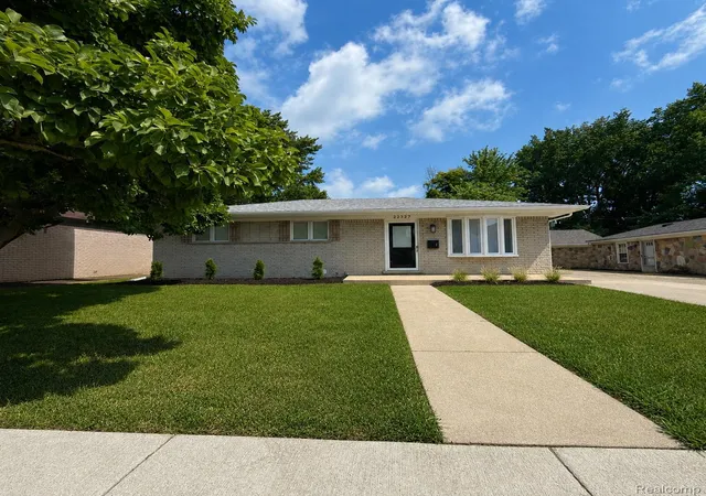Photo 1 of Sale Pending at 22327 Gordon Rd, Saint Clair Shores, MI 48081 | MLS# 20261056572 | Listing updated on 2026-09-12