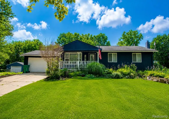 Photo 1 of Single family home for sale at 12320 N Holly Rd, Holly, MI 48442 | MLS# 20261056580 | Listing updated on 2026-09-01