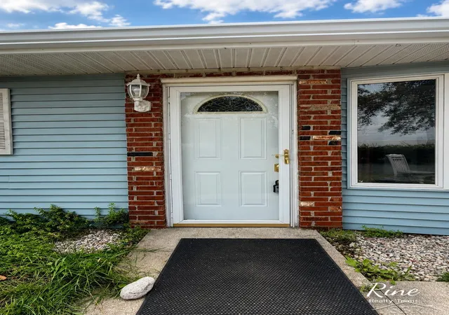 Photo 3 of Single family home for sale at 5910 E Baseline Rd, Mount Pleasant, MI 48858 | MLS# 61050215718 | Listing updated on 2026-07-28