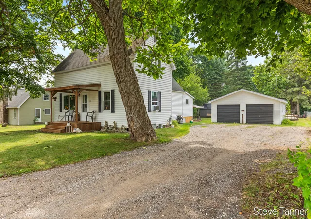 1st image of 117 W Pine St, Edmore, MI 48829 | MLS# 65026037542