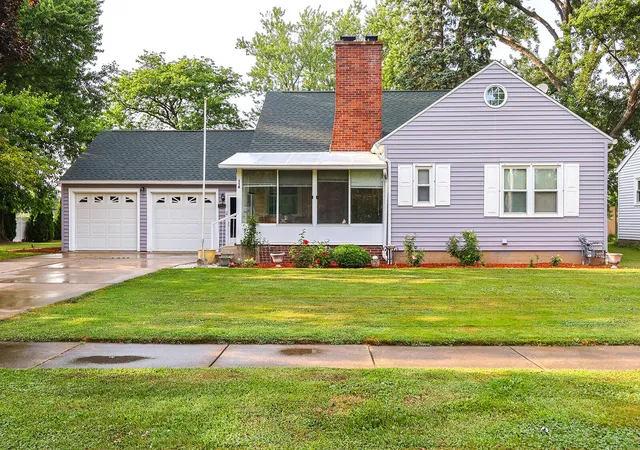 1st image of 114 E Southeastern Ave E, Galien, MI 49113 | MLS# 69026037547