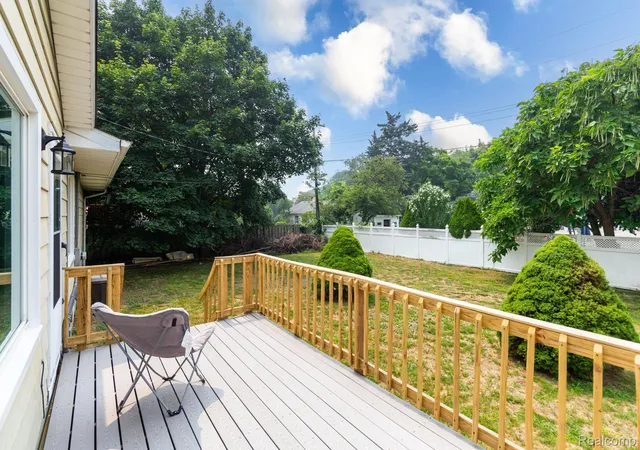 Photo 39 of Single family home for sale at 1047 Coolidge Rd, Lansing, MI 48912 | MLS# 20261056608 | Listing updated on 2026-07-22