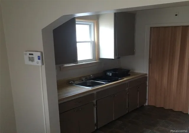 2nd image of 422 W Elza Ave, Hazel Park, MI 48030 | MLS# 20261056612
