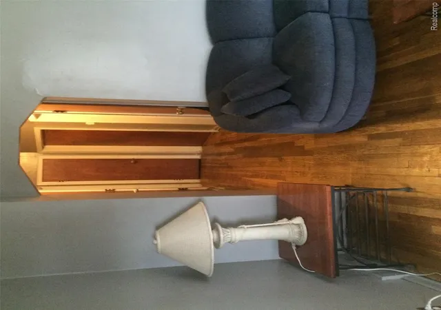 5th image of 422 W Elza Ave, Hazel Park, MI 48030 | MLS# 20261056612