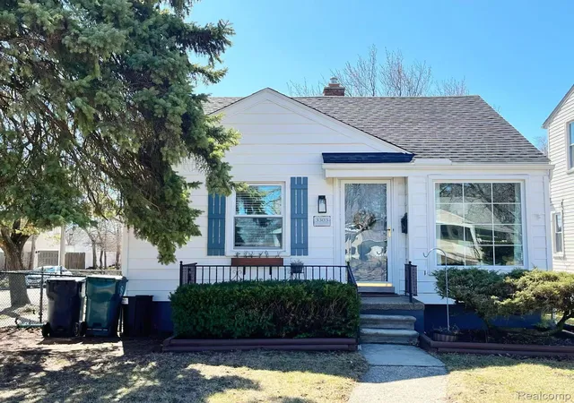 Photo 1 of Single family home for sale at 3303 Chester Rd, Royal Oak, MI 48073 | MLS# 20261056620 | Listing updated on 2026-09-09