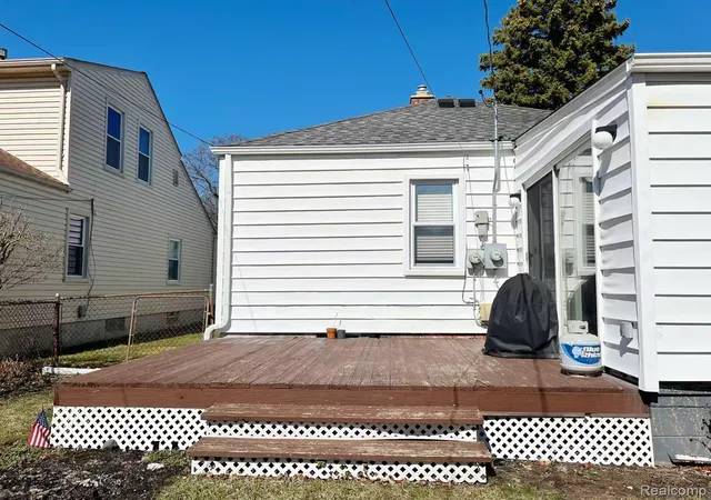 Photo 2 of Single family home for sale at 3303 Chester Rd, Royal Oak, MI 48073 | MLS# 20261056620 | Listing updated on 2026-09-09