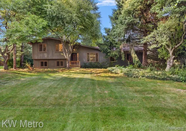 1st image of 2804 Rhineberry Rd, Rochester Hills, MI 48309 | MLS# 20261056628
