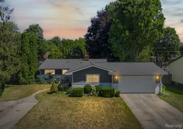 Photo 1 of Single family home for sale at 9194 Oakview Dr, Swartz Creek, MI 48473 | MLS# 20261056636 | Listing updated on 2026-09-09