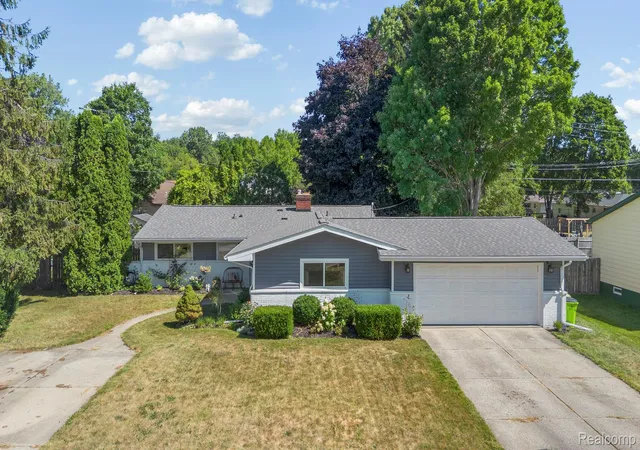 Photo 2 of Single family home for sale at 9194 Oakview Dr, Swartz Creek, MI 48473 | MLS# 20261056636 | Listing updated on 2026-09-09